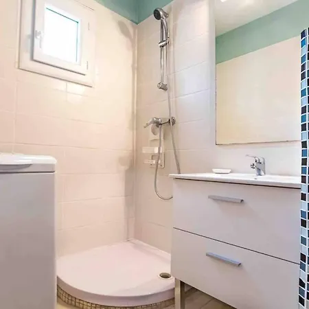 Beau Pour 4 Personnes à Appartement *